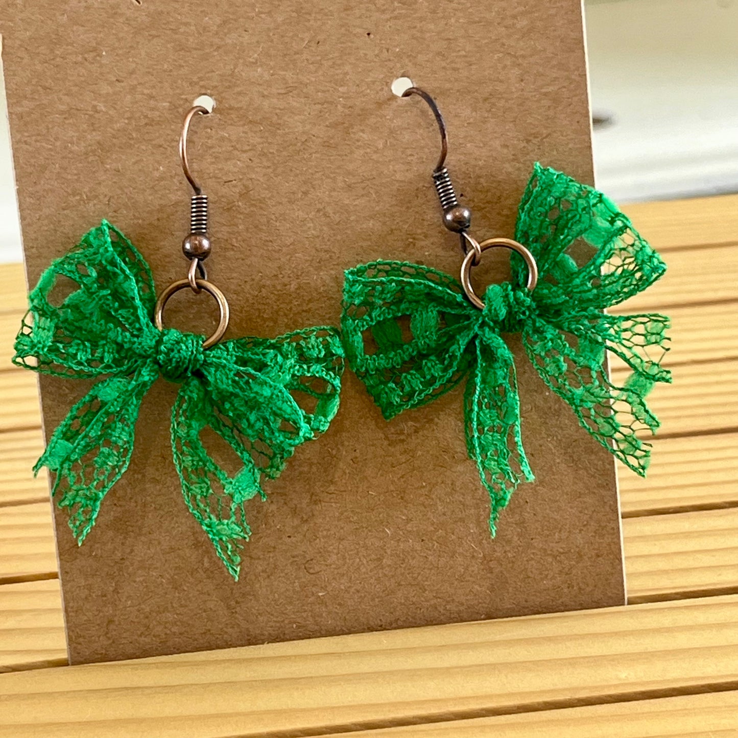 Vintage lace earrings emerald green bow earrings