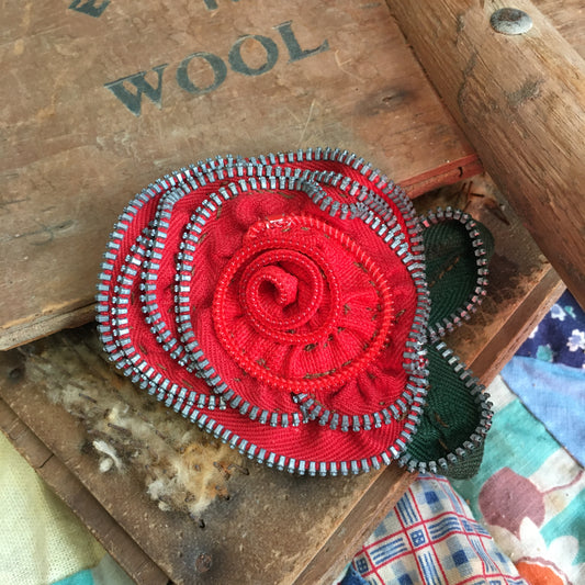 Red Metal Vintage Zipper Flower Brooch