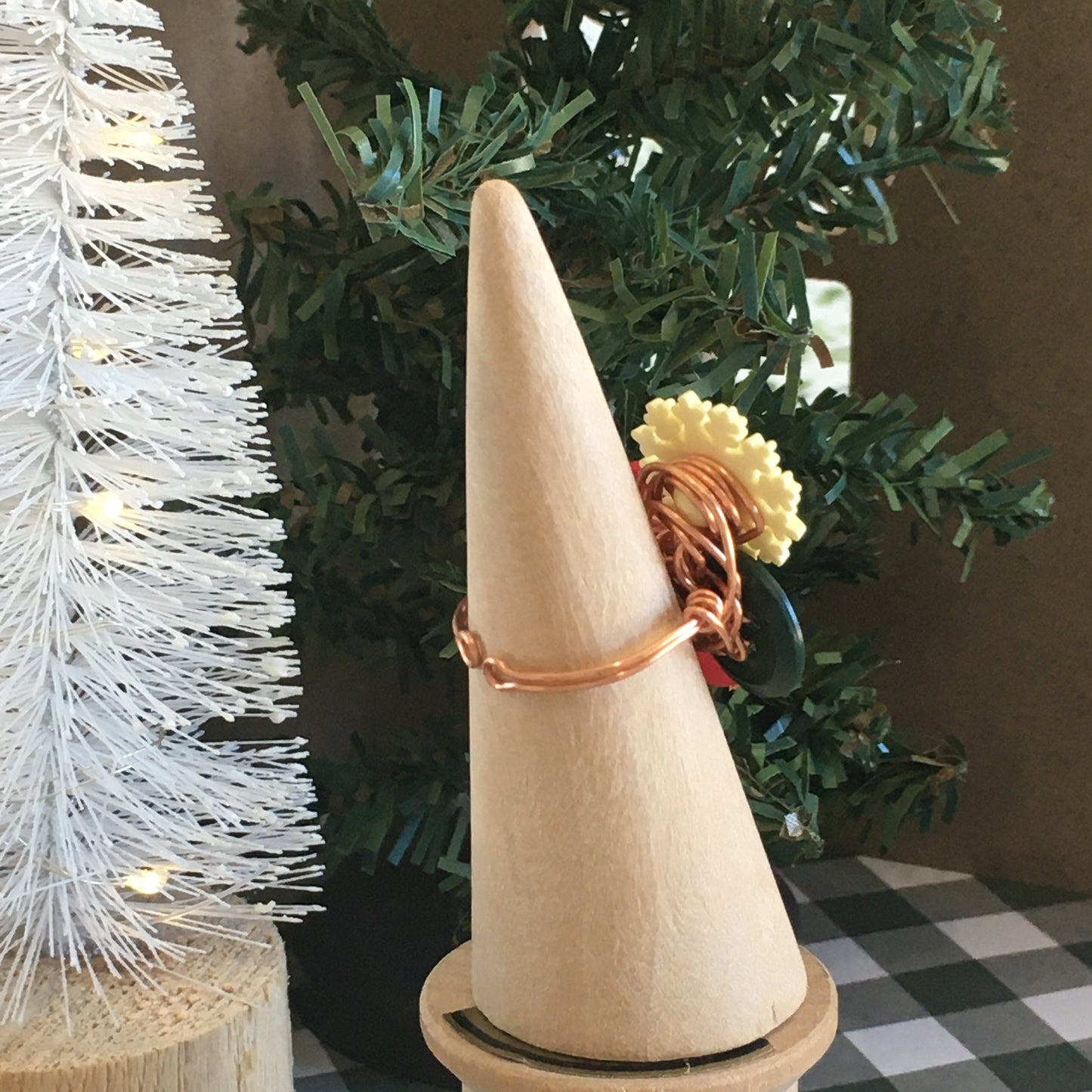 Christmas Button Ring - Red Mitten