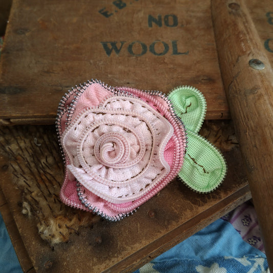 Light Pink Vintage Zipper Flower Brooch