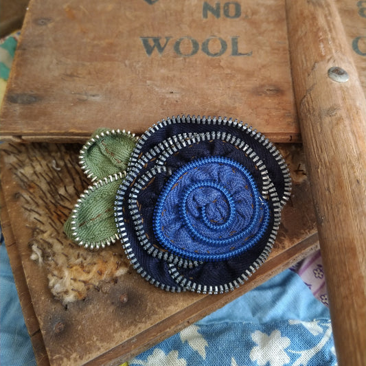 Navy Blue Vintage Zipper Flower Brooch